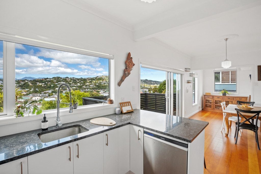 68 Maupuia Road, Maupuia, Wellington - Carousel 1