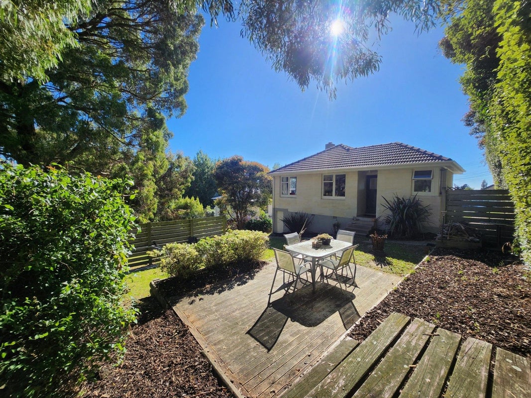 9 Roach Street, Holmes Hill, Oamaru - Carousel 1