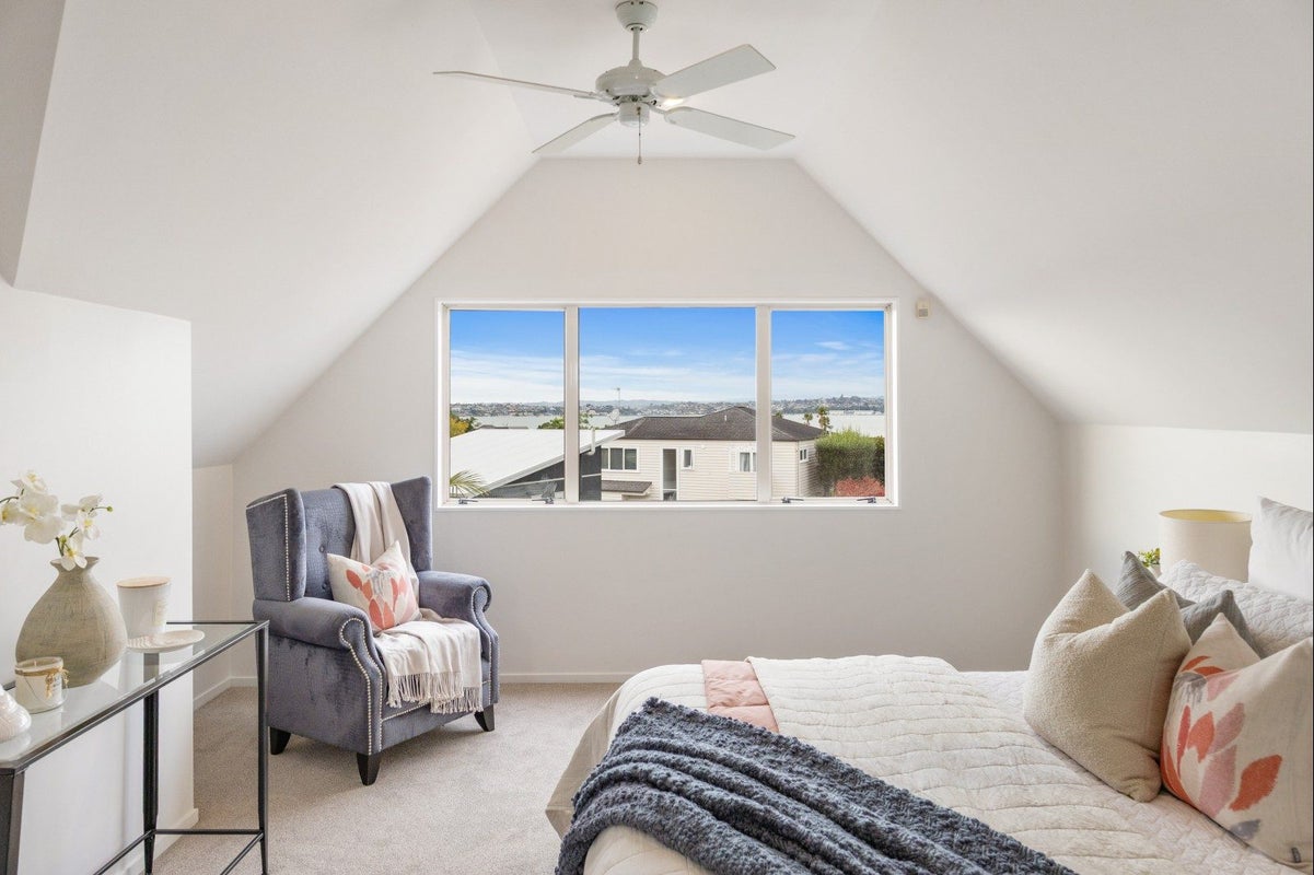 2/142 Riddell Road, Glendowie, Auckland - Carousel 1