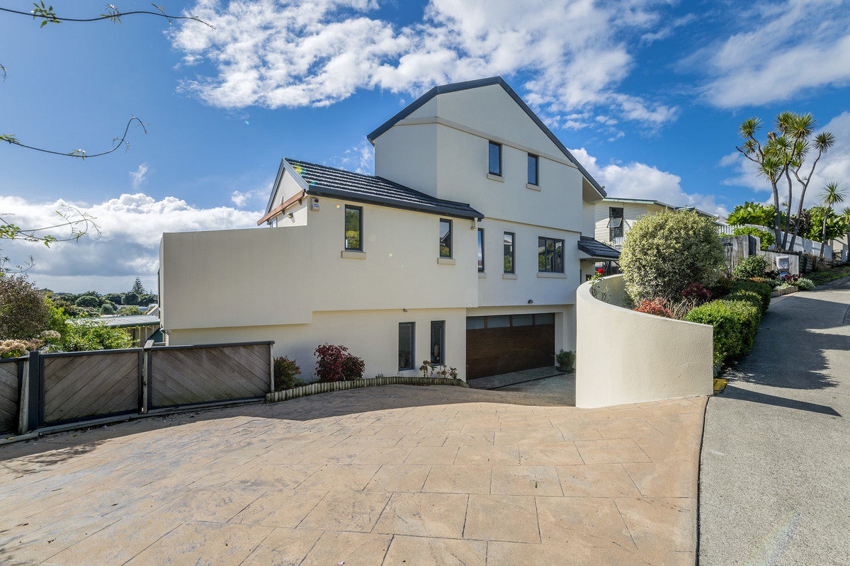 7 Sunset Terrace, Waikanae Beach, Waikanae - Carousel 1