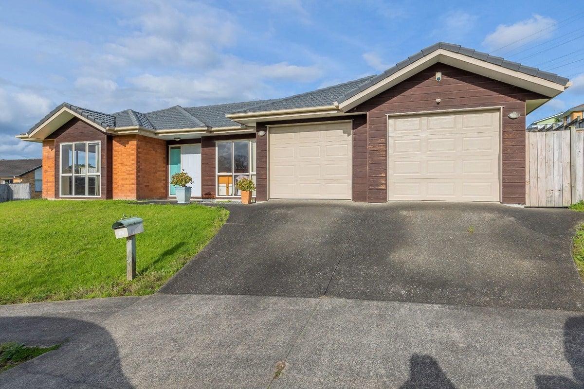 44 Cartmel Avenue, Massey, Auckland - Carousel 1