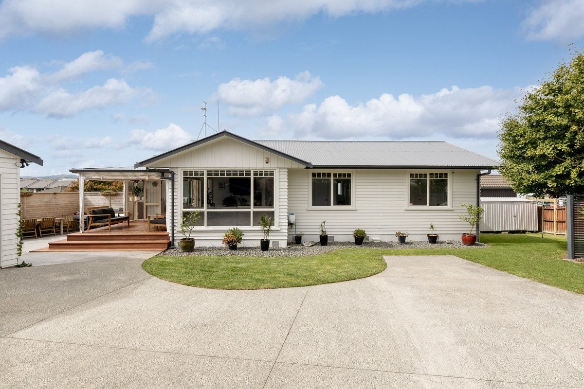 6 Grantleigh Way, Pyes Pa, Tauranga - Carousel 2