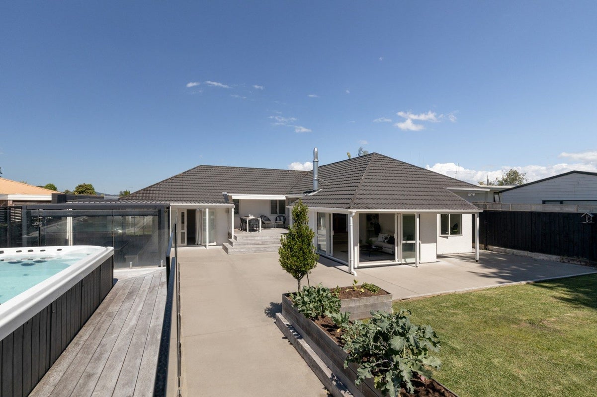 174 Edgecumbe Road, Tauranga South, Tauranga - Carousel 1