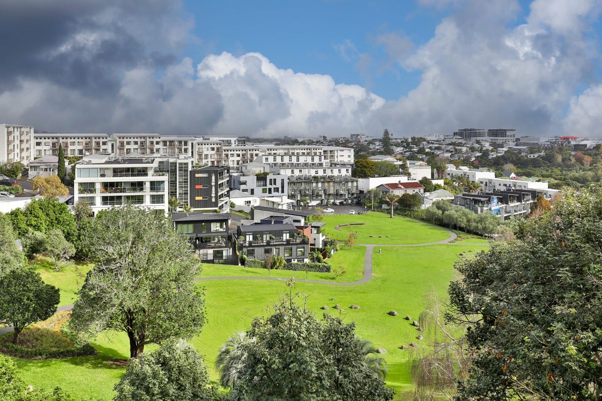 4B/14 Exmouth Street, Eden Terrace, Auckland - Carousel 2