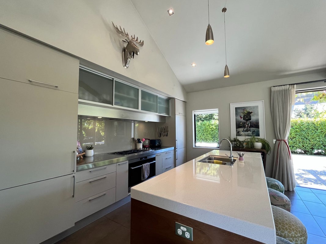 1 Buckler Court, Jacks Point, Queenstown - Carousel 2