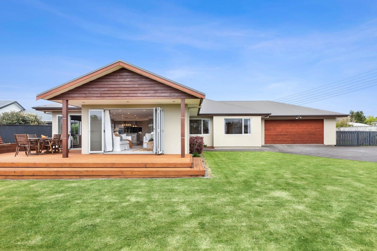 8 Karamea Street, Whalers Gate, New Plymouth - Carousel 2