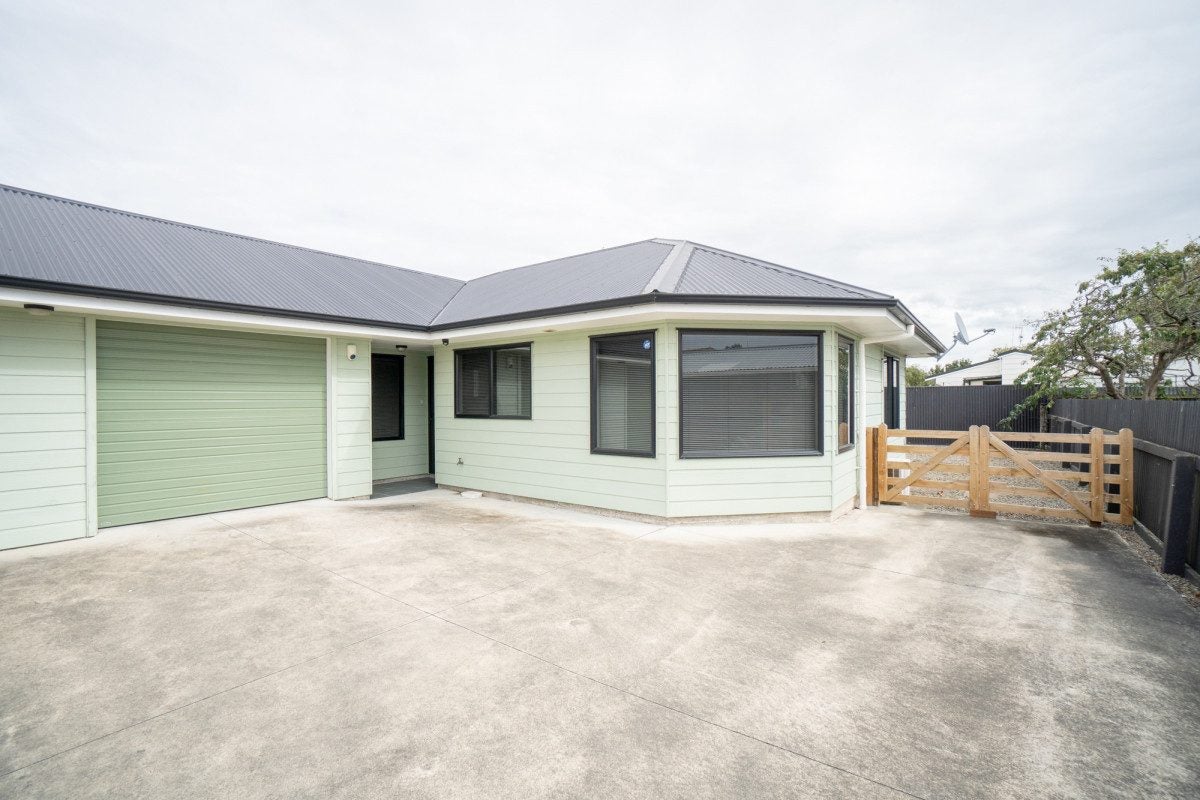 34A Botanical Road, Takaro, Palmerston North - Carousel 1