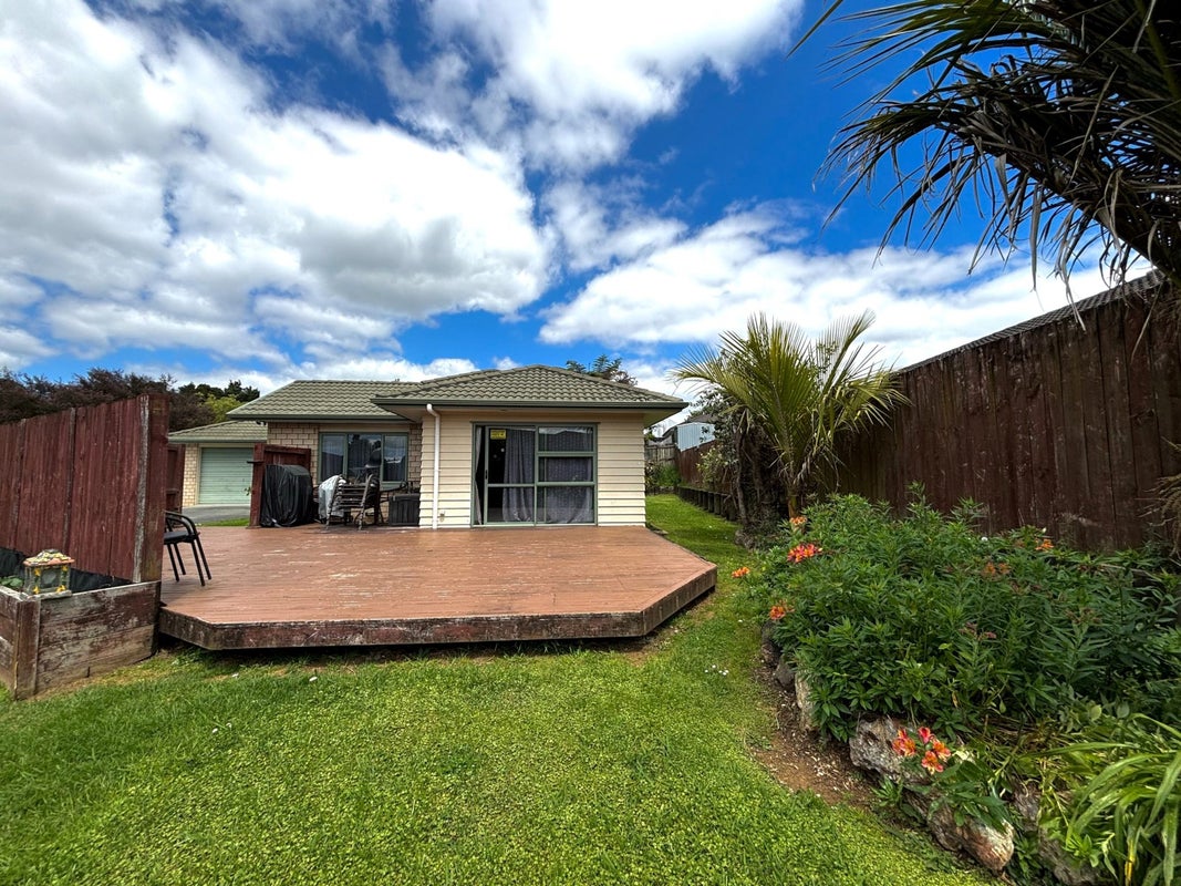 13 Lochiel Place, Kamo, Whangarei - Carousel 1