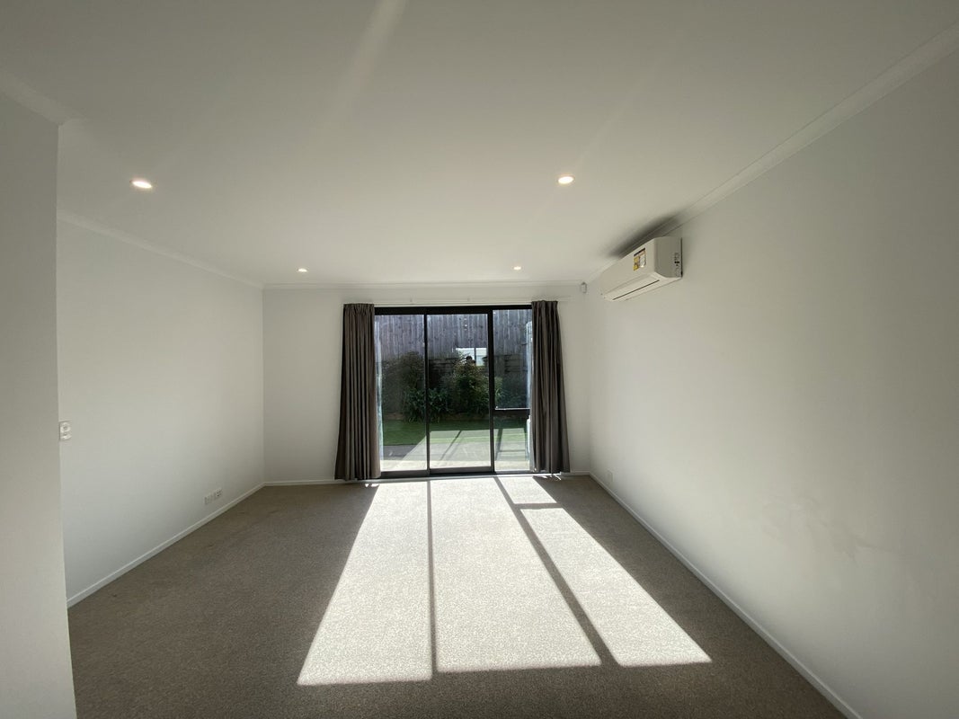 2B Delemere Place, Glen Innes, Auckland City, Auckland - Carousel 2