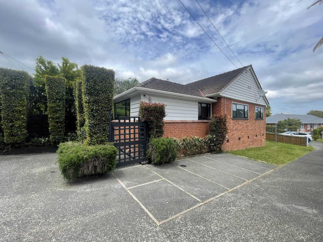 261 Lake Road, Belmont, Auckland - Carousel 1