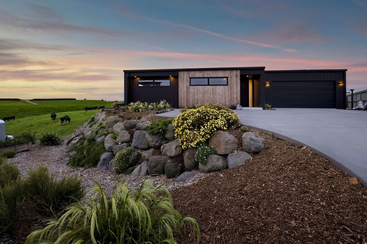 298 Denby Road, Hawera - Carousel 1
