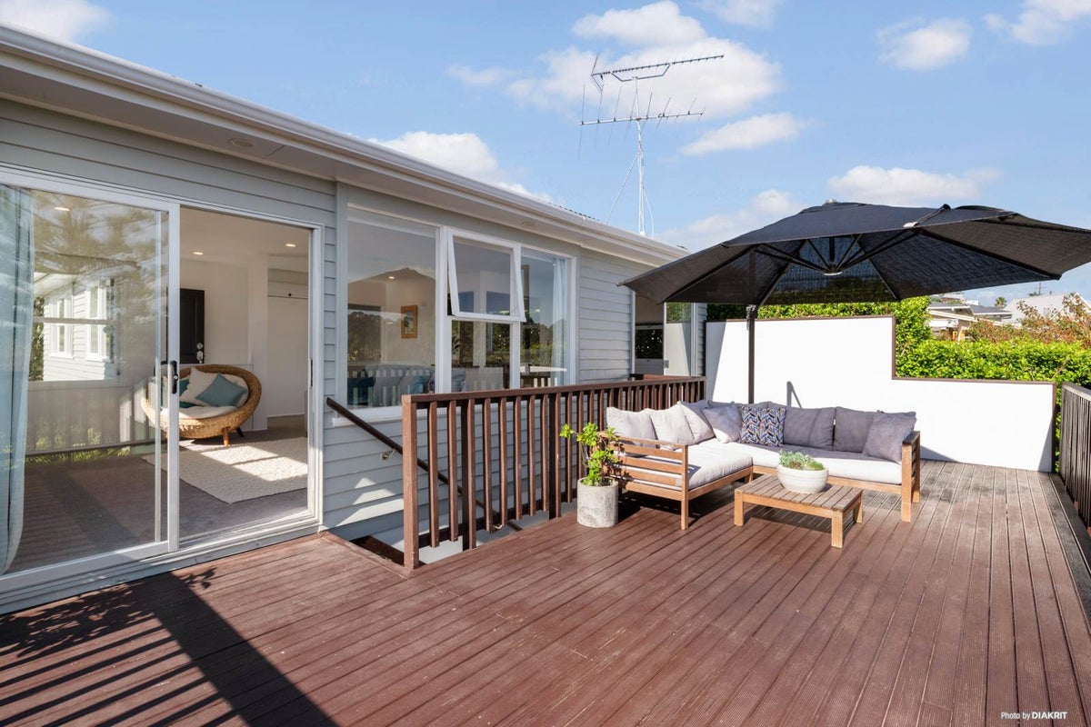 9 Scott Road, Stanmore Bay, Whangaparaoa - Carousel 2
