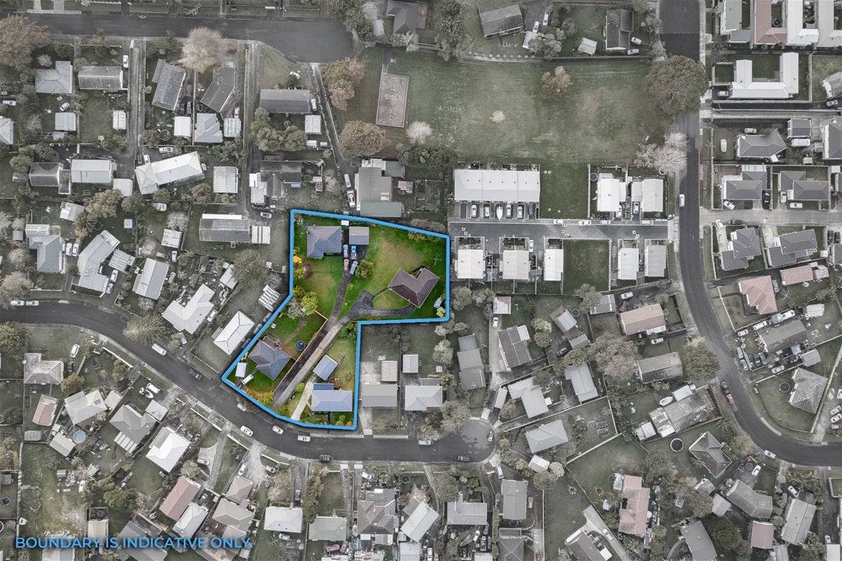 19 Lendic Avenue, Henderson, Auckland - Carousel 2