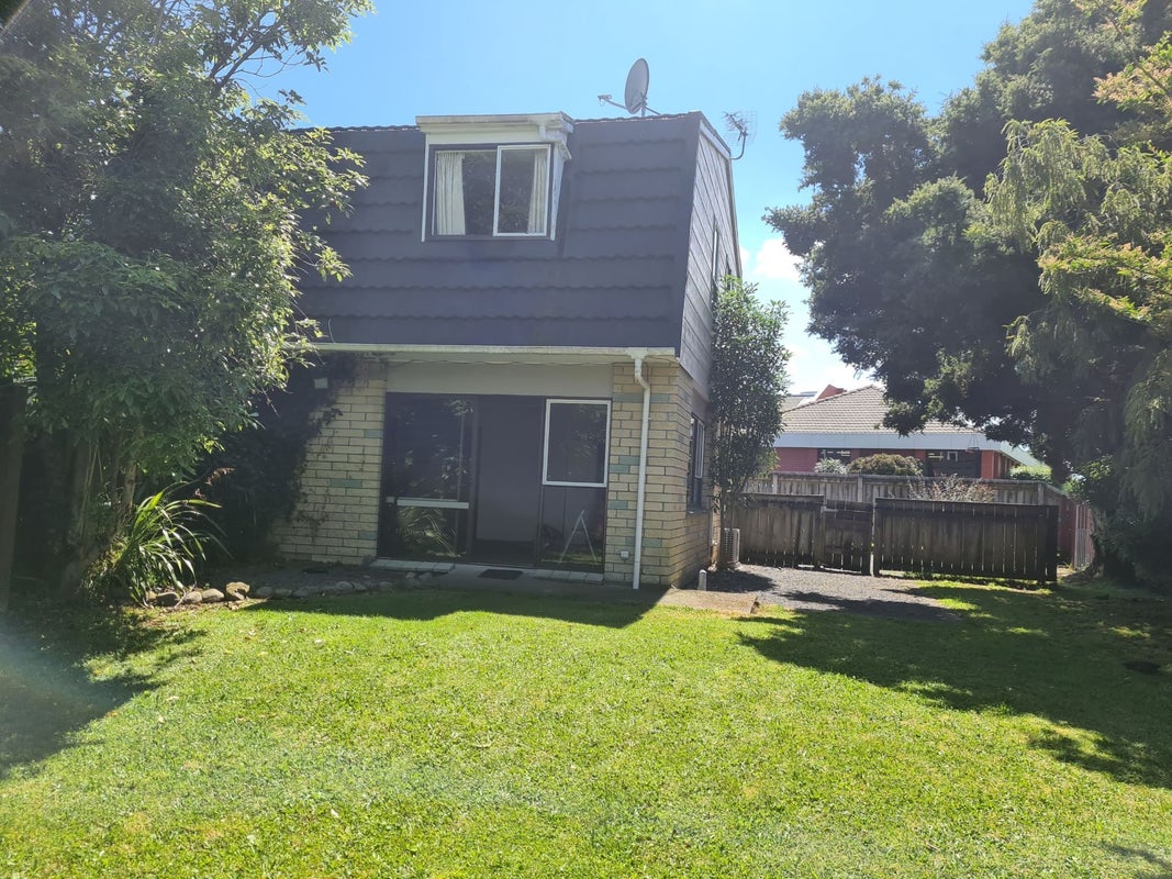 1/2 Ararino Street, Trentham, Upper Hutt - Carousel 1