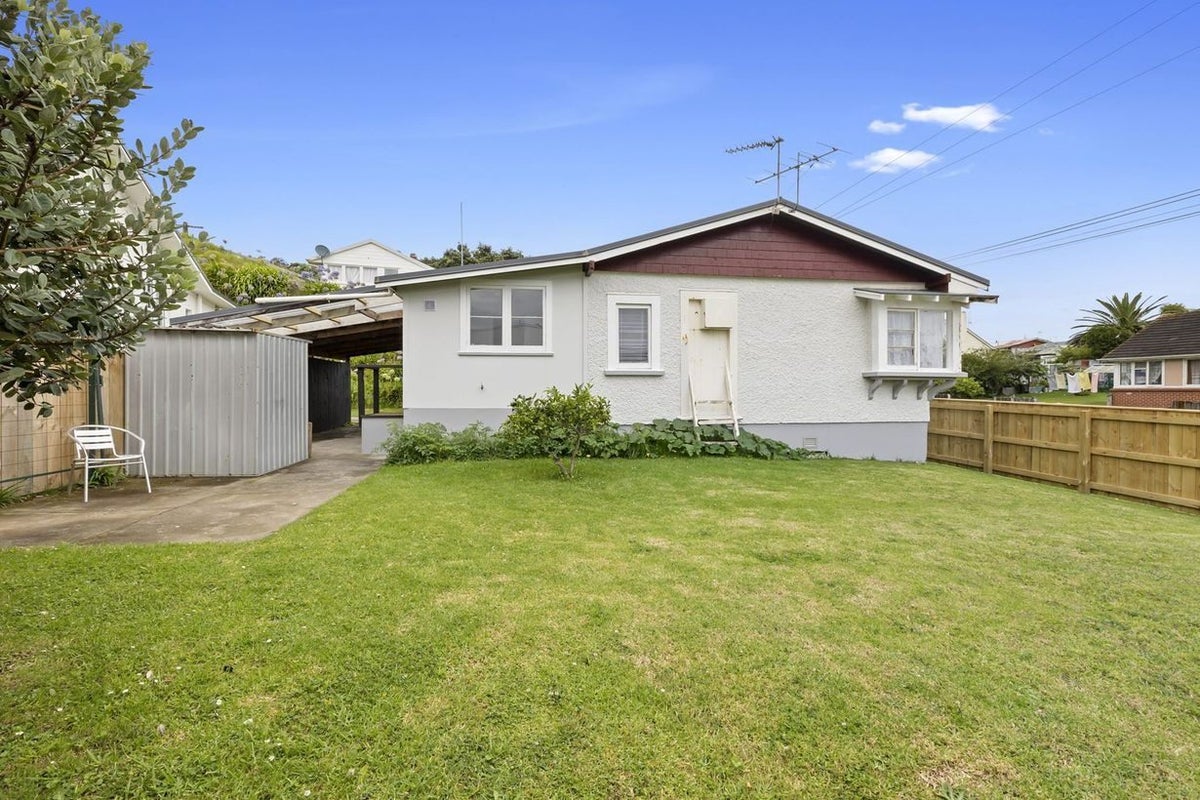 110 Cook Street, Marfell, New Plymouth - Carousel 10