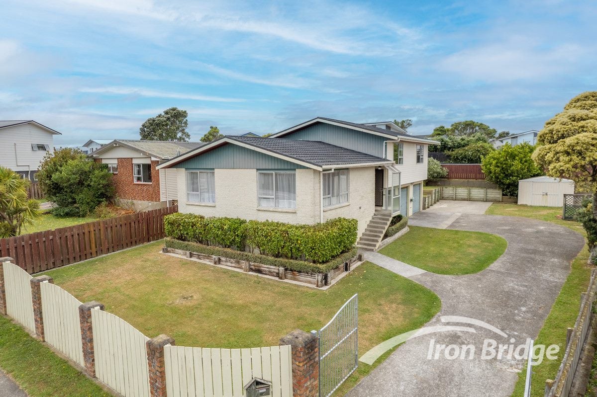 78 Gloaming Hill, Titahi Bay, Porirua - Carousel 13