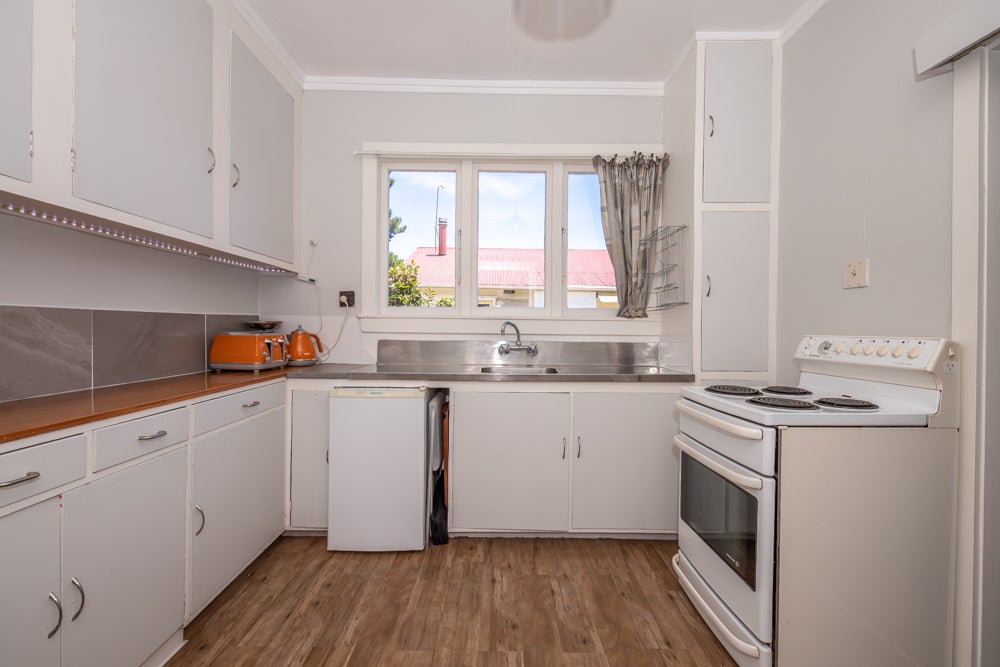 14 McGill Street, Waimangaroa, Westport - Carousel 2