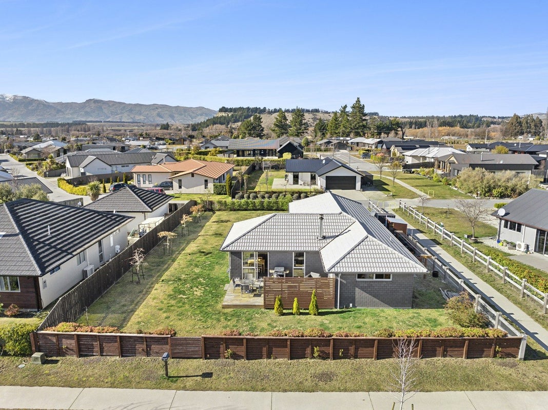 35 Sherwin Avenue, Albert Town, Wanaka - Carousel 1