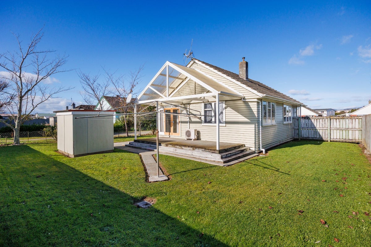 35 Coventry Street, Highbury, Palmerston North, Manawatu / Whanganui - Carousel 2