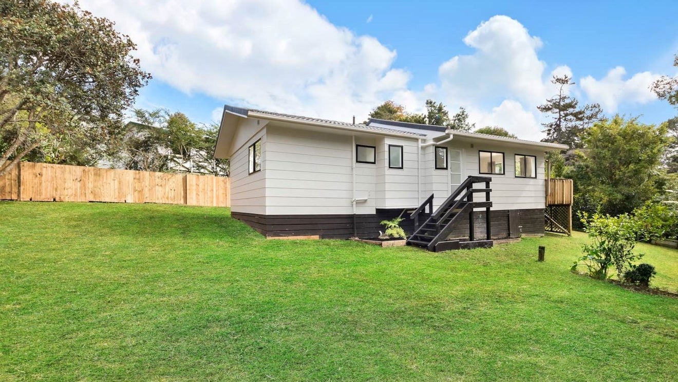17 Aldern Road, Massey, Auckland - Carousel 1