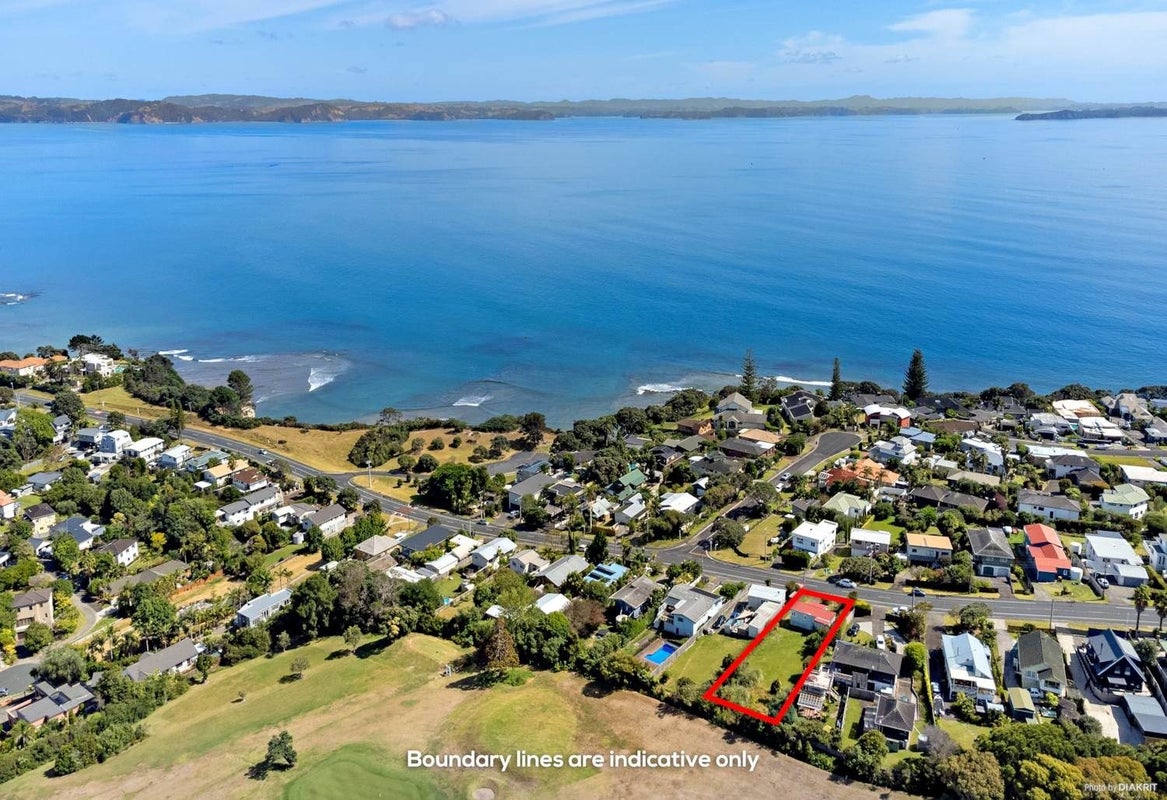 1305 Whangaparaoa Road, Army Bay, Whangaparaoa - Carousel 2