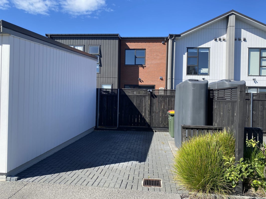 52 Manarini Road, Westgate, Auckland - Carousel 10