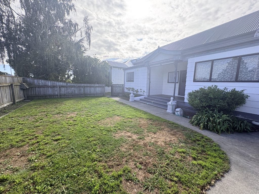 311 Grays Road, Saint Leonards, Hastings - Carousel 2