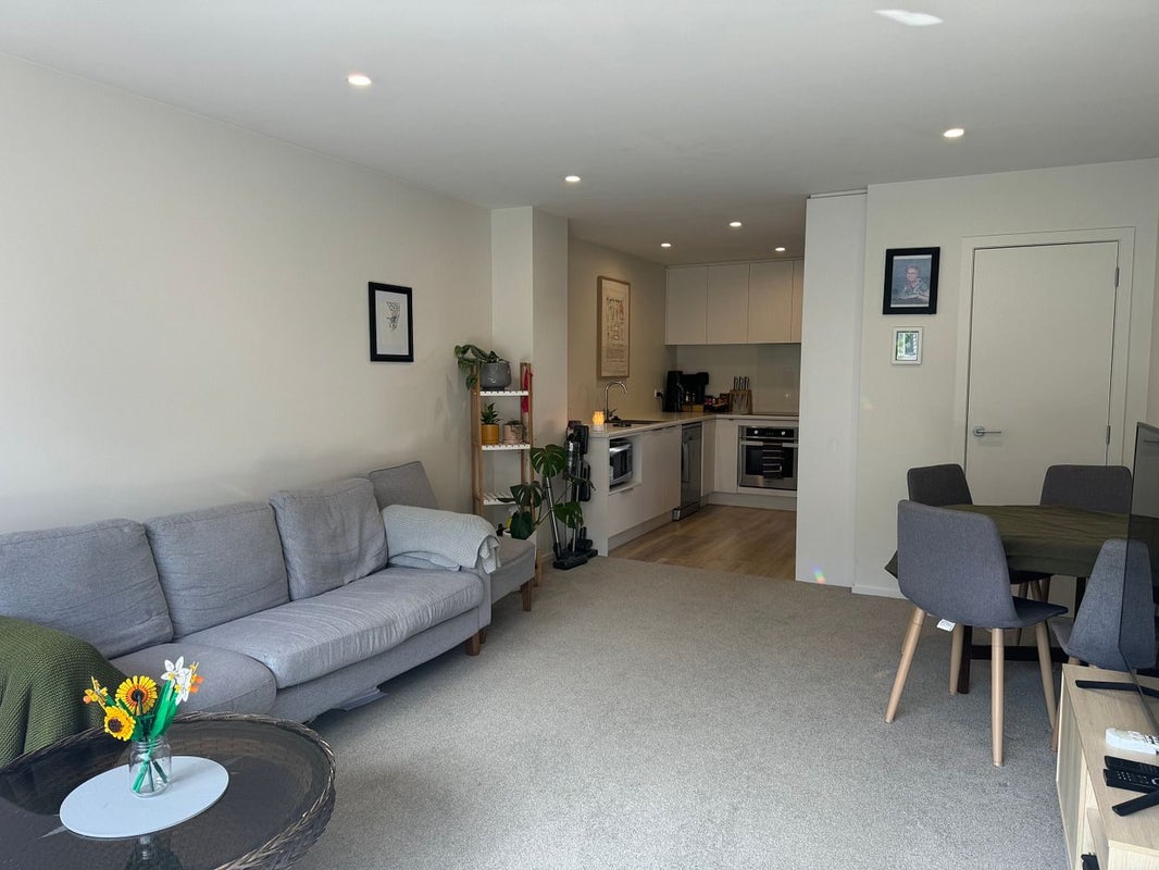 11/338 Oxford Terrace, Avalon, Lower Hutt - Carousel 1