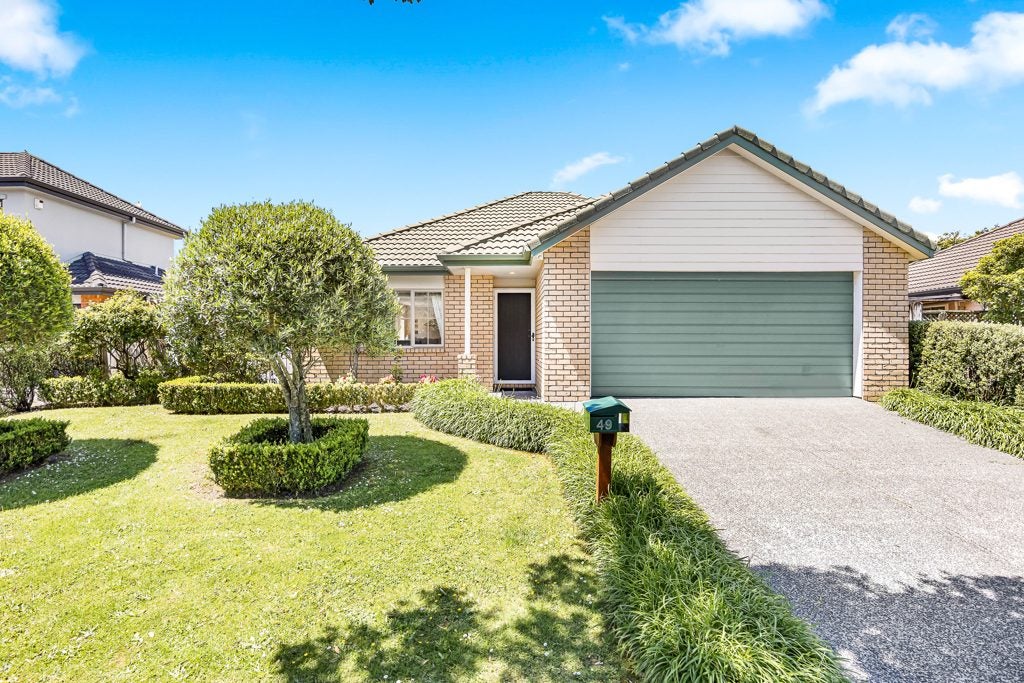 49 Espalier Drive, Henderson, Auckland - Carousel 1