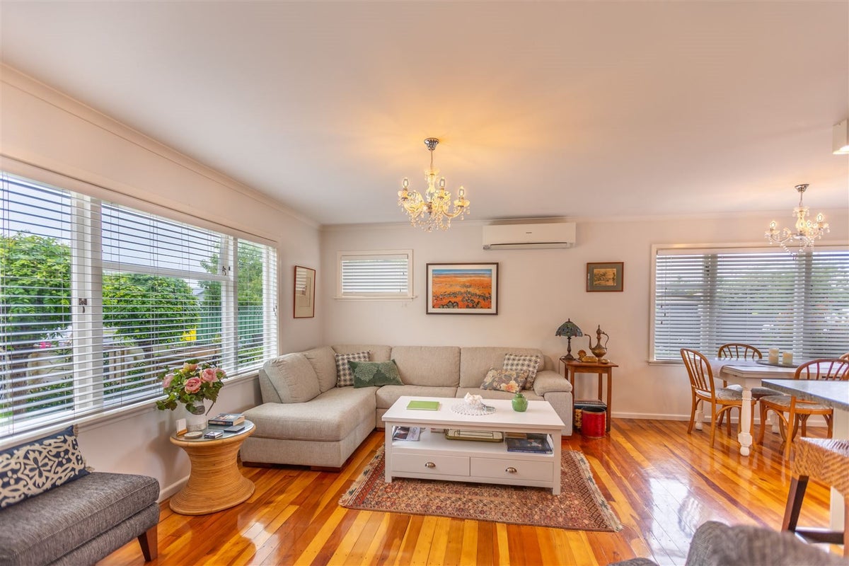 1/18 Menin Road, Onekawa, Napier - Carousel 2