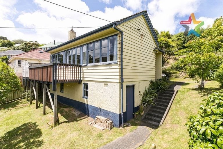 103 Sunshine Avenue, Karori, Wellington - Carousel 1