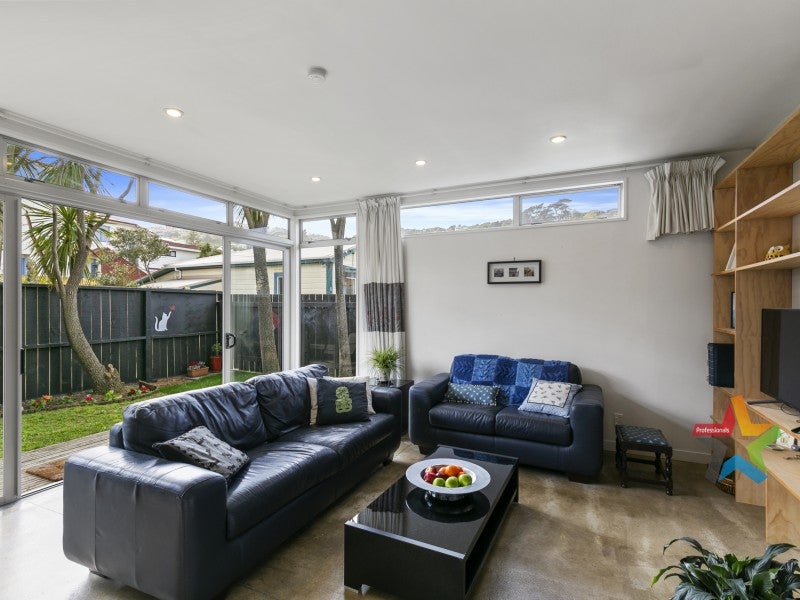 139B The Parade, Island Bay, Wellington - Carousel 2