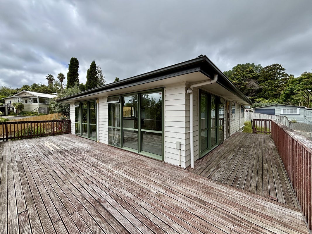 14A Seymour Road, Sunnyvale, Auckland - Carousel 1