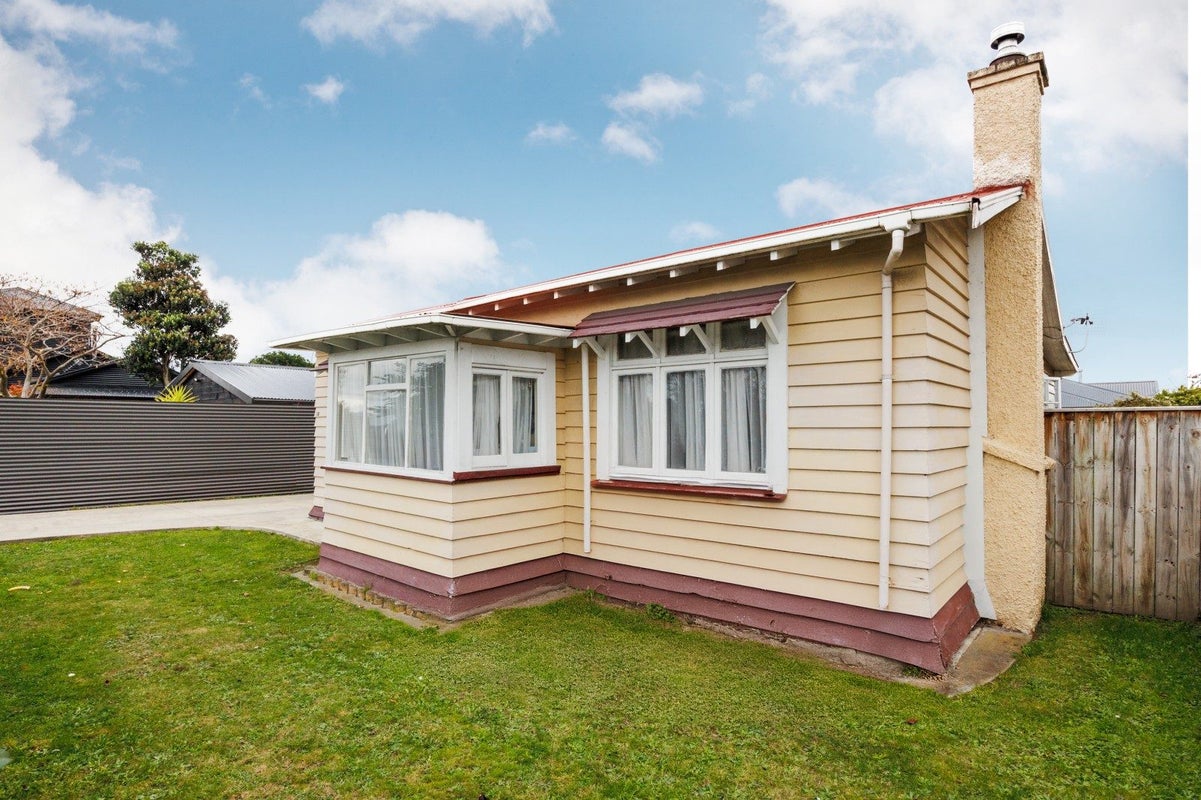 12 Fitzroy Street, Terrace End, Palmerston North - Carousel 1