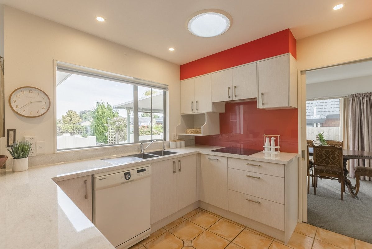 318 Manly Street, Paraparaumu Beach, Kapiti Coast, Wellington - Carousel 2