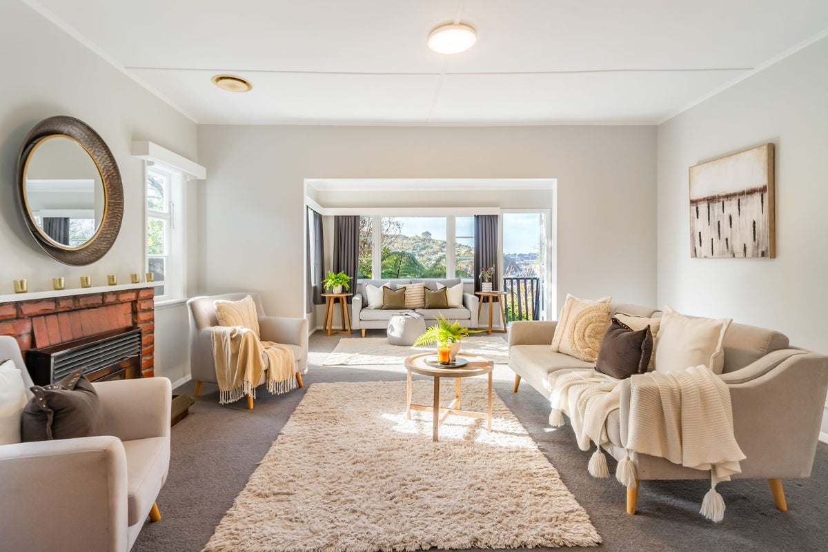11 Terawhiti Terrace, Karori, Wellington - Carousel 1