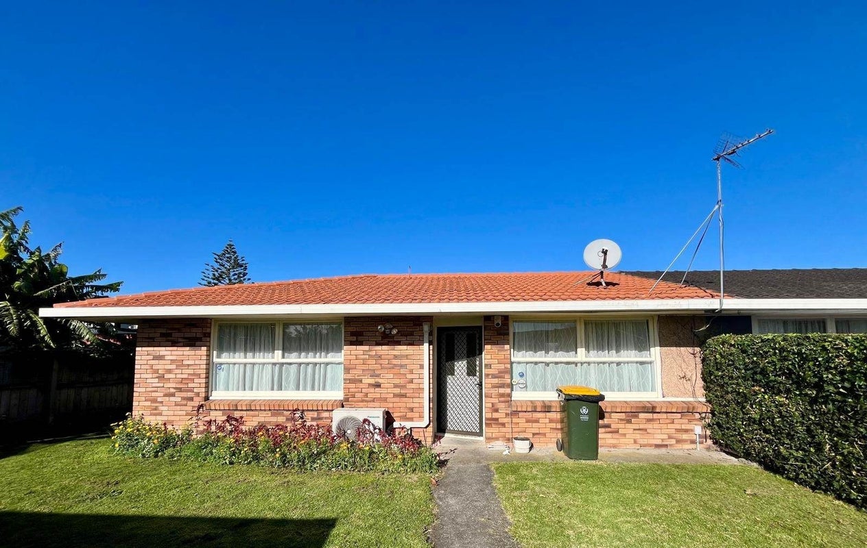 1/16 Winspear Place, Manukau, Auckland - Carousel 1