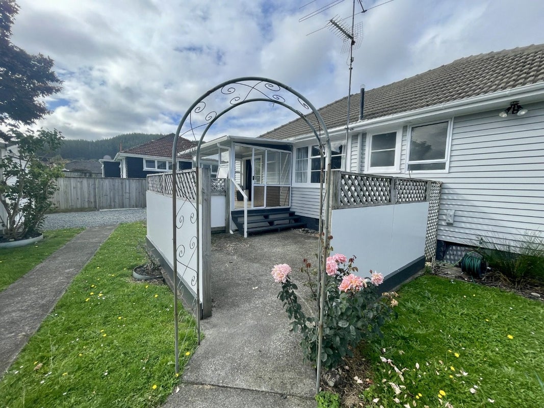 12 McCurdy Street, Elderslea, Upper Hutt - Carousel 17