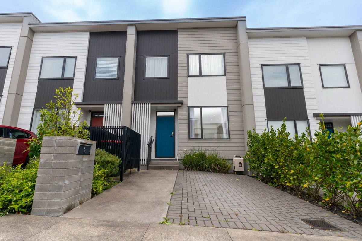 5 Pukewhero Rise, Westgate, Auckland - Carousel 1