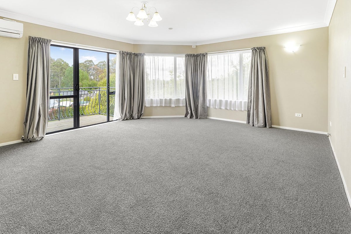 63 Dixon Road, Glenview, Hamilton - Carousel 2