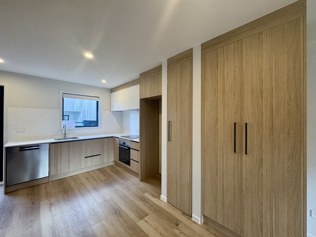 13/506 Glenfield Road, Bayview, Auckland - Carousel 2