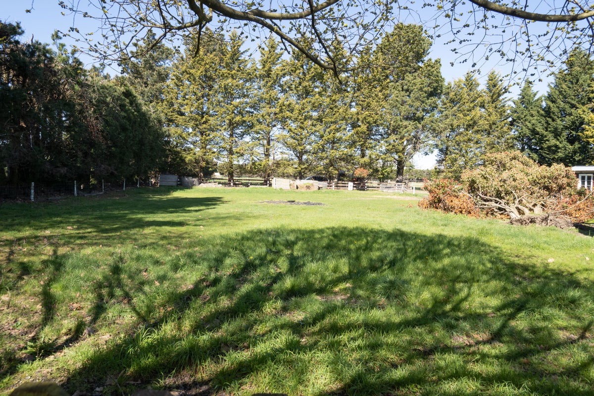 24 Gordons Road, Netherby, Ashburton - Carousel 29
