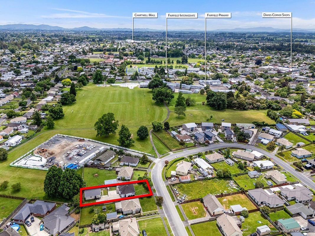 25 & 25A Paul Crescent, Fairfield, Hamilton, Waikato - Carousel 26