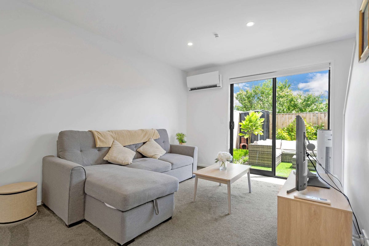 6/137 View Road, Sunnyvale, Auckland - Carousel 1