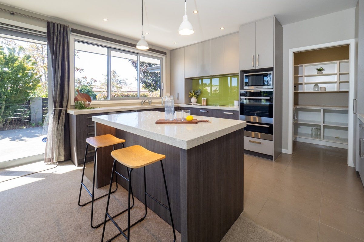 1 Beauvais Place, Allenton, Ashburton - Carousel 2