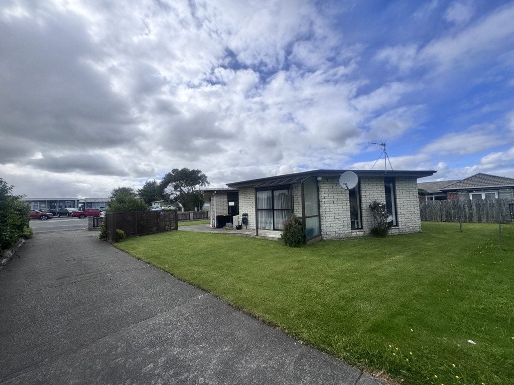 305 Pomona Street, Strathern, Invercargill - Carousel 1
