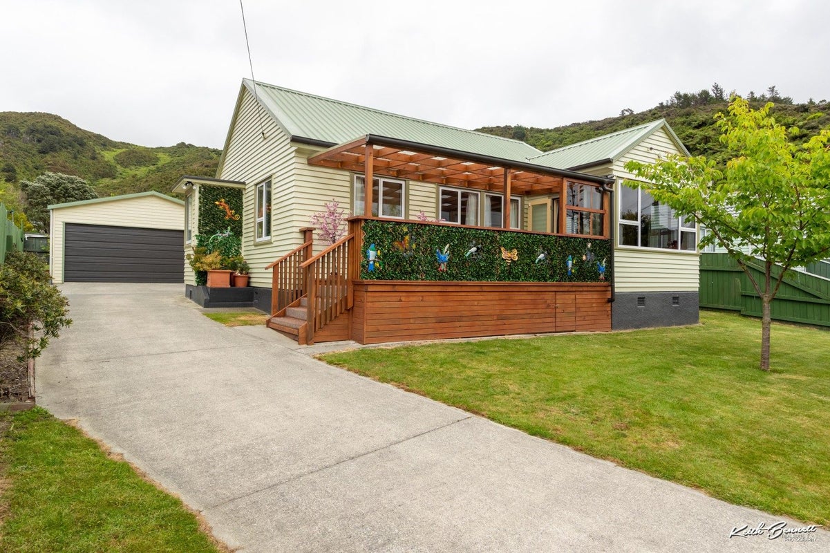 3 Ingram Street, Naenae, Lower Hutt - Carousel 1