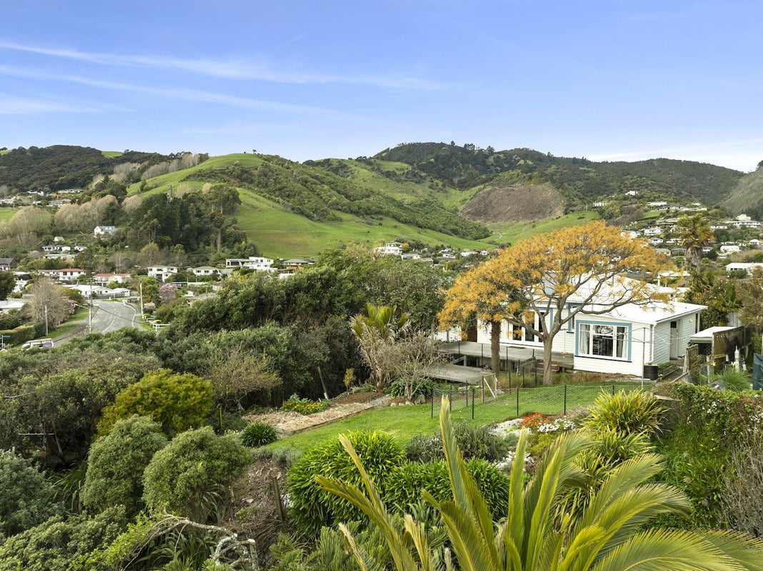 648 Atawhai Crescent, Atawhai, Nelson - Carousel 2