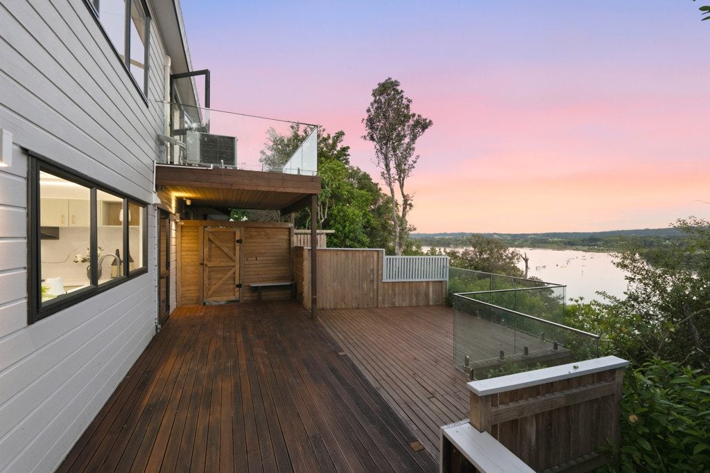 45 Pohutukawa Avenue, Shelly Park, Auckland - Carousel 39