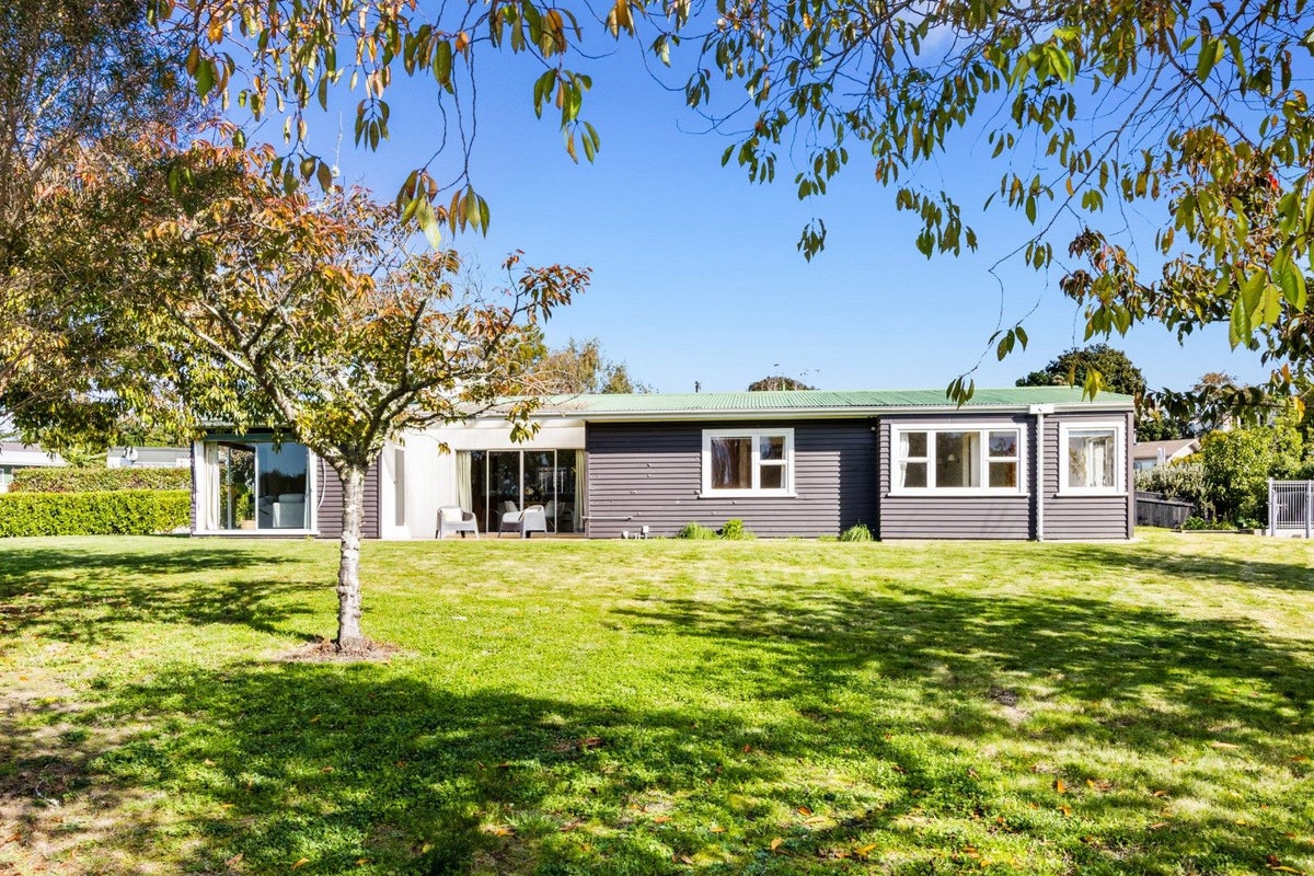 80 Greenwood Road, Havelock North, Havelock North - Carousel 17
